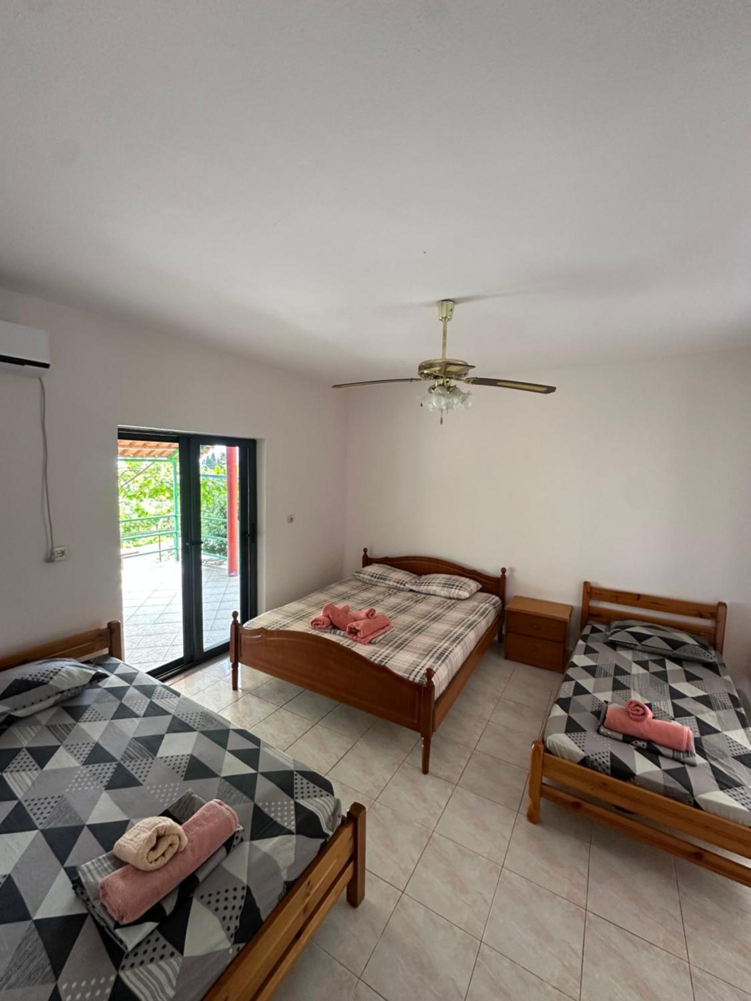 Romeo'S Guest House 2 Piqeras 外观 照片